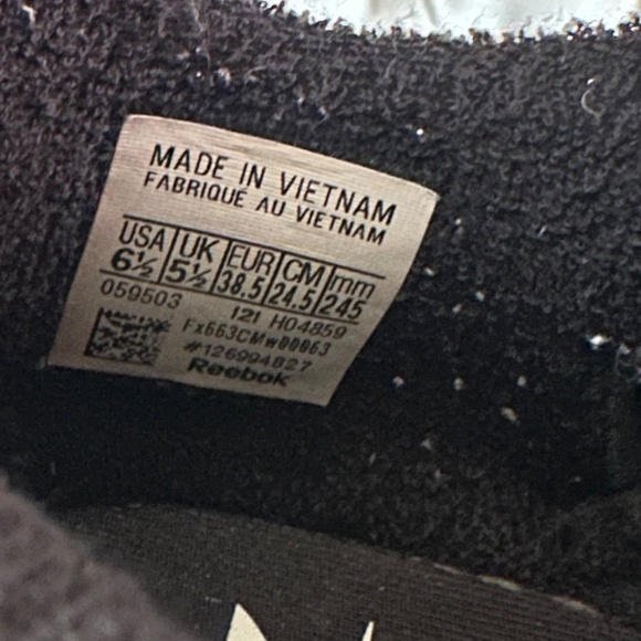 MARGIELA/ REEBOK CLASSIC TABI - Picture 5 of 9